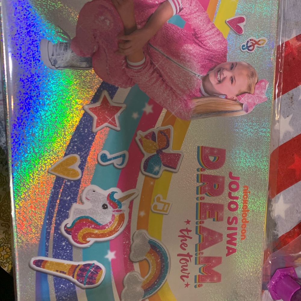 JOJO SIWA GLAM VIP GIFT BOX
